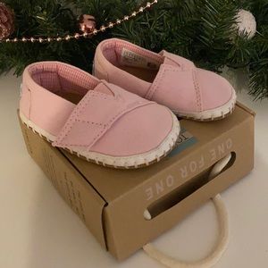 NWT pink Tom's